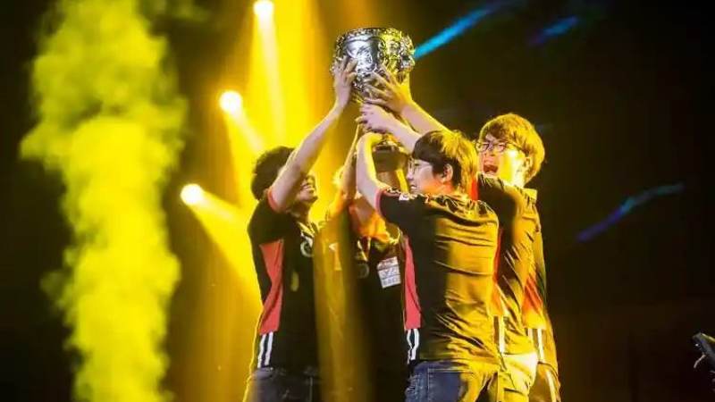 英雄联盟S16小组抽签怎么抽？分组规则与出线形势一次讲透
